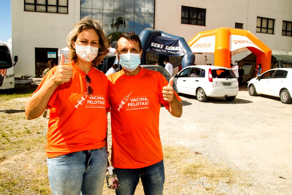 27.02.2021 - Prefeita Paula Mascarenhas acompanha o drive thru de vacinação para idosos - Foto: Gustavo Vara