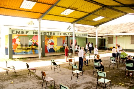 01.03.2021 Retomada da vacinação de idosos em escolas  Foto Rodrigo Chagas