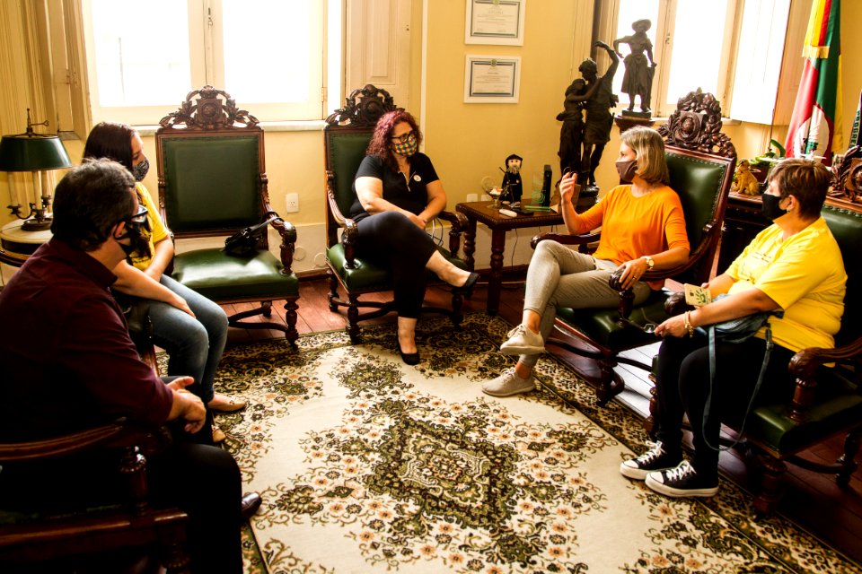 18.02.2021 - Prefeita Paula Mascarenhas em reunião com a Apadpel e a Ampharo - Foto: Gustavo Vara