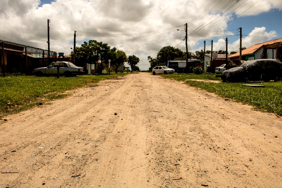 22.01.2021 - Projeto Bairro Bem Cuidado, serviços de limpeza urbana no Balneário dos Prazeres - Foto Michel Corvello
