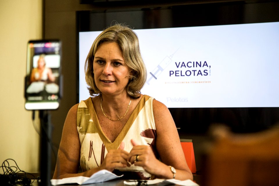 10.02.2021 - Prefeita Paula Mascarenhas em live de atualização sobre a vacinação da COVID-19 (6)