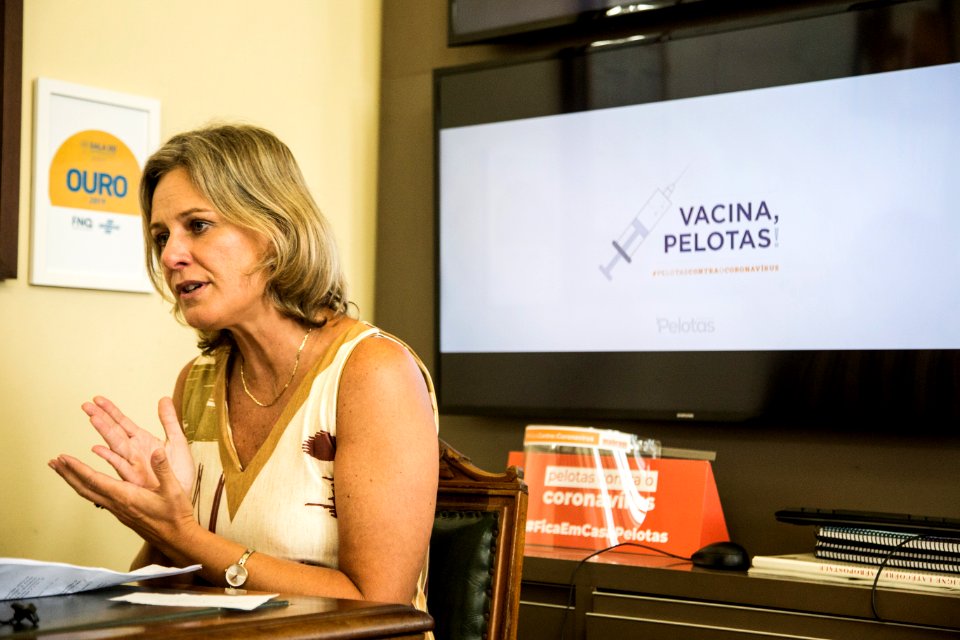 10.02.2021 - Prefeita Paula Mascarenhas em live de atualização sobre a vacinação da COVID-19 (4)