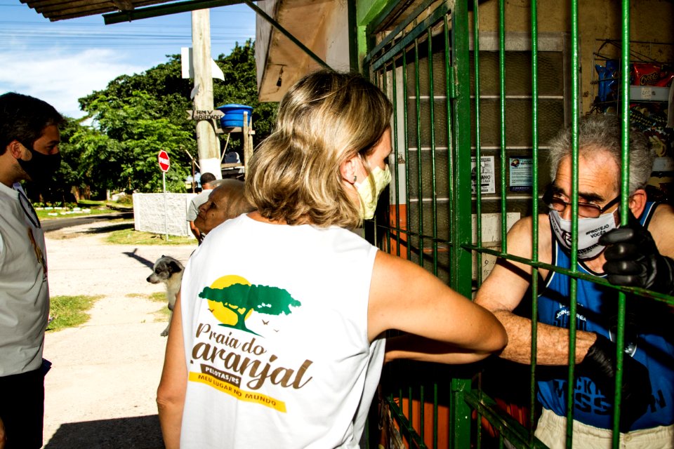 23.01.2021 - Prefeita Paula Mascarenhas em visita às obras de pavimentação e sinalização da avenida Pernambuco, no Barro Duro, acompanhada dos deputados Daniel Trzeciak e Luiz Henrique Viana - Foto: Gustavo Vara