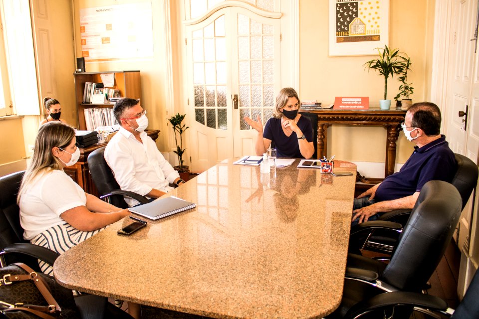 06.01.2021 - Prefeita Paula Mascarenhas realiza reunião com os secretários da SDR, SSUI e Sanep - Foto Michel Corvello