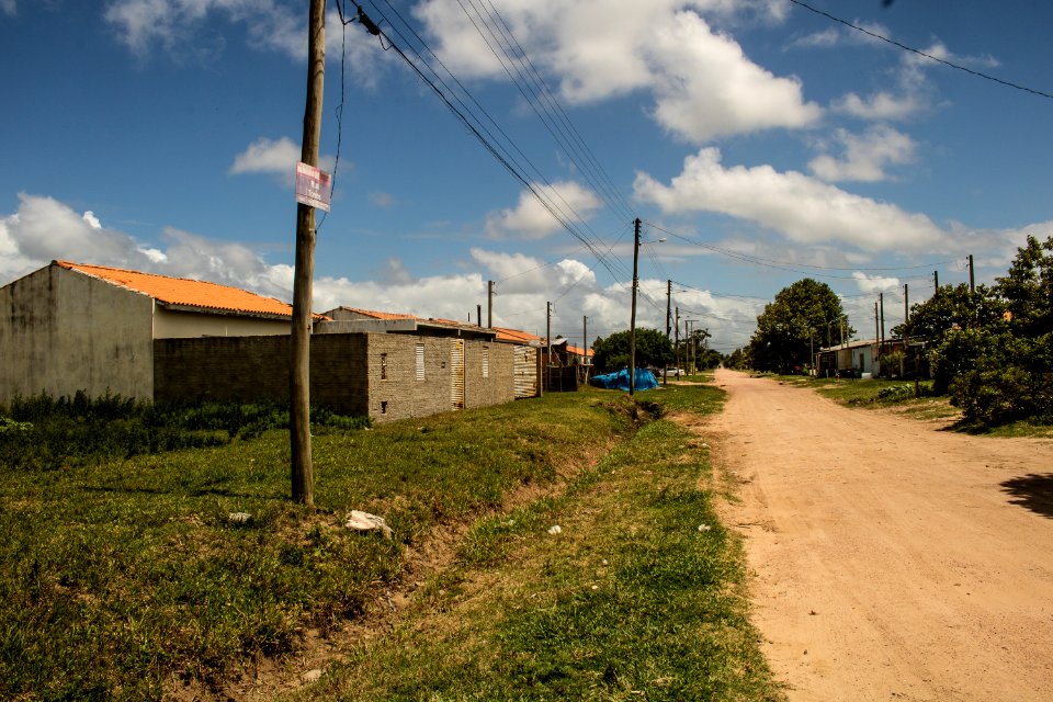 22.01.2021 - Projeto Bairro Bem Cuidado, serviços de limpeza urbana no Balneário dos Prazeres - Foto Michel Corvello