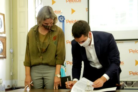 10.12.2020 Prefeita Paula Mascarenhas e Governador assinam termo repasse dos recursos para o novo hospital Foto Rodrigo Chagas