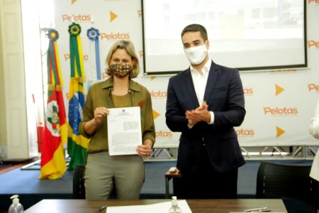 10.12.2020 Prefeita Paula Mascarenhas e Governador assinam termo repasse dos recursos para o novo hospital Foto Rodrigo Chagas