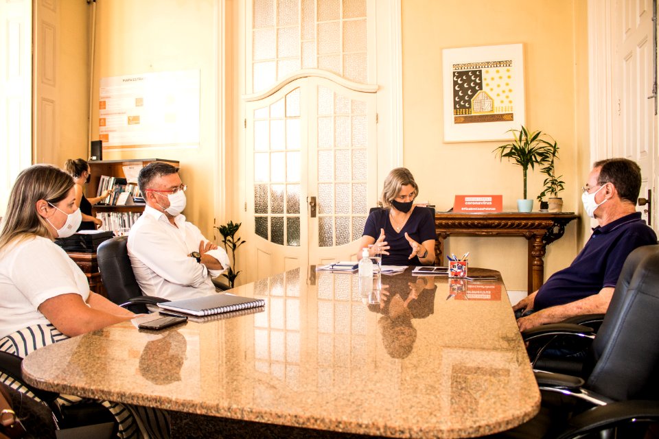 06.01.2021 - Prefeita Paula Mascarenhas realiza reunião com os secretários da SDR, SSUI e Sanep - Foto Michel Corvello