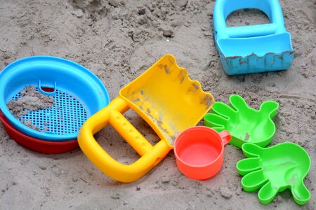 Holiday colors sieve