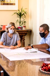 17.12.2020 - Prefeita Paula Mascarenhas realiza o anúncio de recurso para obra do PAC Farroupilha com o vereador eleito Cesinha (PSB) - Foto Michel Corvello