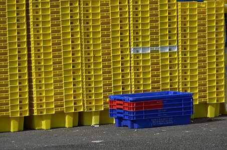 Yellow auction stacking