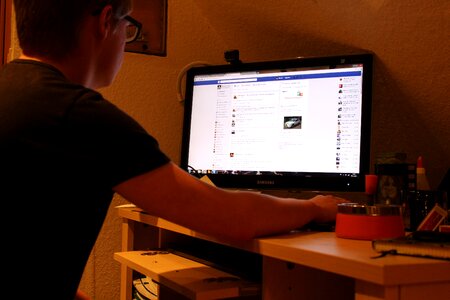 Edit desk facebook