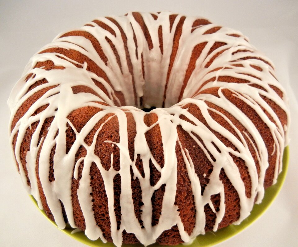 Confectioner sugar baked brown cake