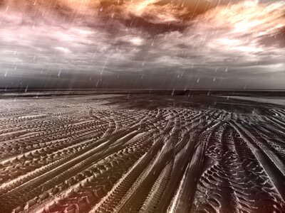 Sand tracks traces sand