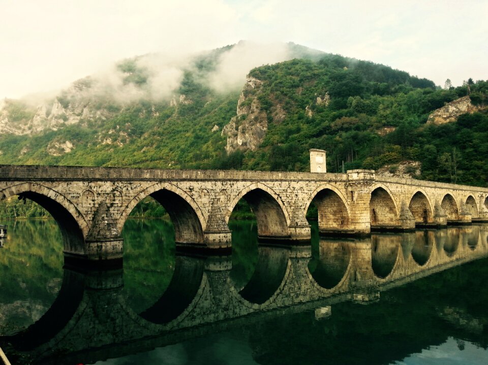 Arches architecture historic