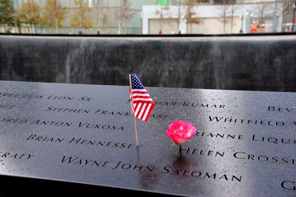 World trade center commemorate monument