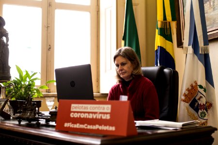 07.07.2020 - Prefeita Paula Mascarenhas paricipa de videocoferência Tá Na Mesa da ACP - 208 Anos de Pelotas - Foto: Gustavo Vara