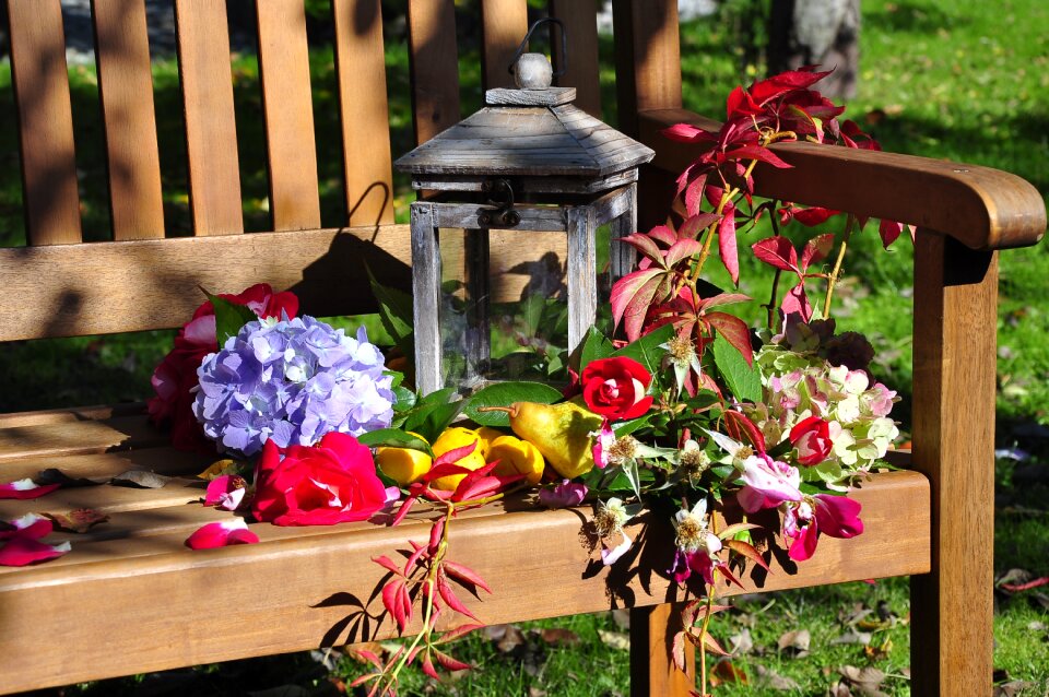 Lantern bench idyll