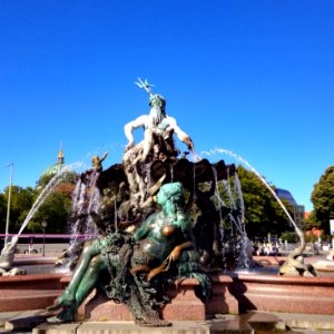 Neptunbrunnen photo