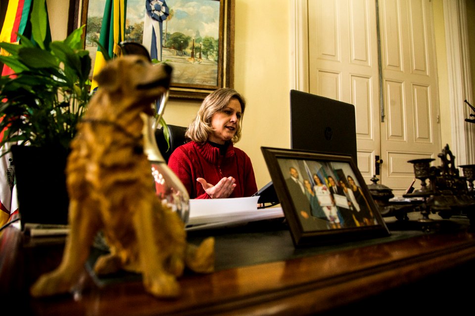 07.07.2020 - Prefeita Paula Mascarenhas paricipa de videocoferência Tá Na Mesa da ACP - 208 Anos de Pelotas - Foto: Gustavo Vara