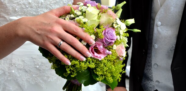 Marry wedding bouquet symbol photo