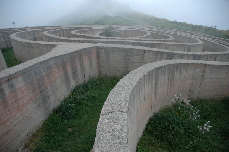 Fiumara d'arte maze of arianna italo lanfredini