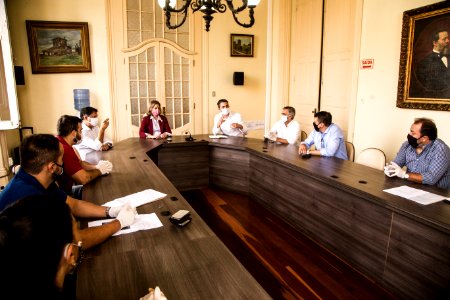 24.04.2020 -  Prefeita Paula Mascarenhas em reunião com representantes de academias - Foto: Gustavo Vara