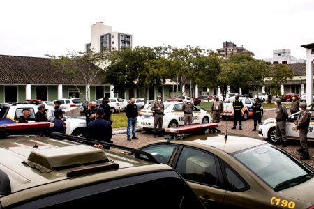 12.05.2020 - Ação integrada entre forças de seguraça para distribuição de máscaras com entrega de material de conscientização - Foto Michel Corvello