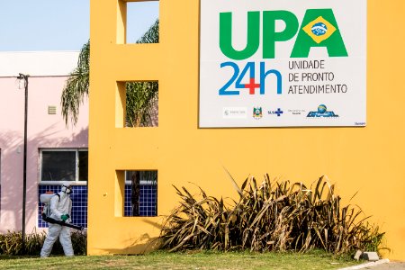 26.03.2020 - Ação de pulverização na UPA areal, PS e prédios públicos para prevenir a contaminação por coronavírus - Foto Michel Corvello