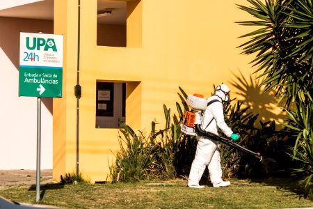 26.03.2020 - Ação de pulverização na UPA areal, PS e prédios públicos para prevenir a contaminação por coronavírus - Foto Michel Corvello