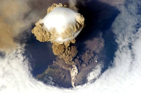 Sarychev Peak eruption, June 12, 2009 photo