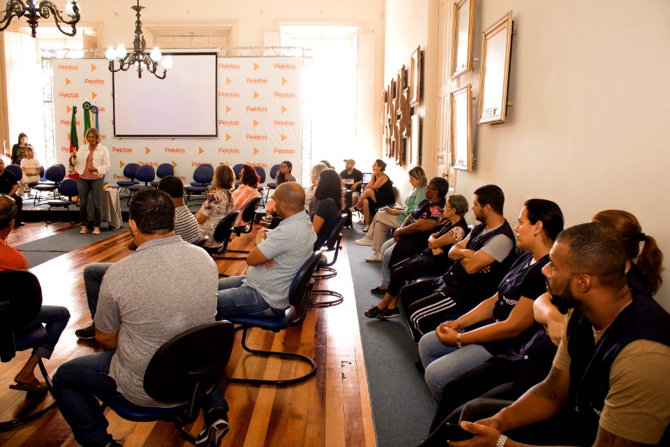20.03.2020 Prefeita Paula Mascarenhas realiza reunião com servidores do Paço Municipal - Foto Michel Corvello