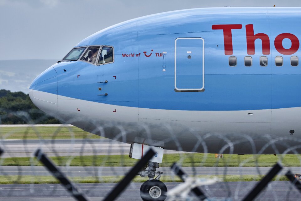 Fly aeroplane transport