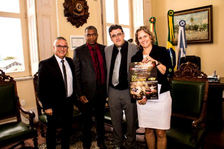 10.03.2020 - Prefeita Paula Mascarenhas recebe convite pelo vereador Enéias Clarindo 20° Congresso Petencostal-2