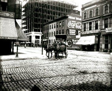 Capturing the City: Photographs from the Streets of St. Louis, 1900–1930