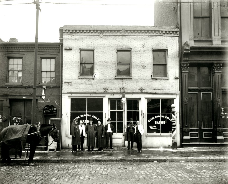 Capturing the City: Photographs from the Streets of St. Louis, 1900–1930
