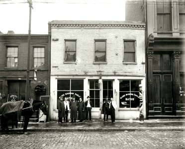 Capturing the City: Photographs from the Streets of St. Louis, 1900–1930 photo