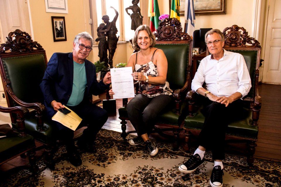 02.03.2020 - Prefeita Paula Mascarenhas recebe emenda parlamentar do deputado Sanderson para aquisição de uma ambulância para o Pronto Socorro de Pelotas - Foto Michel Corvello