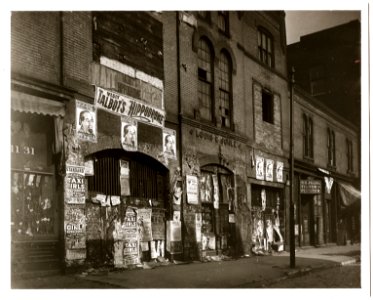 Capturing the City: Photographs from the Streets of St. Louis, 1900–1930