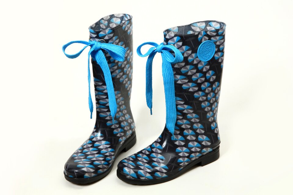 Rain boots ribbon shoes