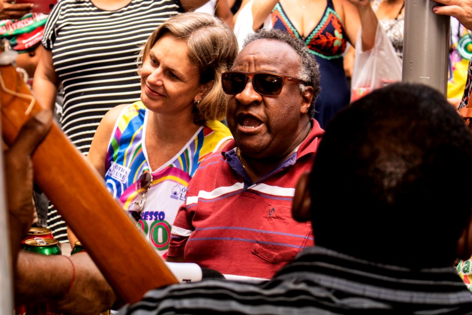 Prefeita Paula Mascarenhas prestigia Carnaval de rua do Bloco Expresso 620 com a Rádio Pelotense - Foto Michel Corvello