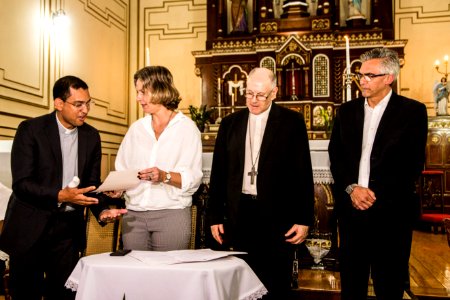 12.02.2020 - Prefeita Paula Mascarenhas realiza a  assinatura da lei nº 6.774 que declara o tombamento do edifício localizado à rua Gomes Carneiro, 1302, prédio da Igreja Matriz do Sagrado Coração de Jesus - Foto: Gustavo Vara