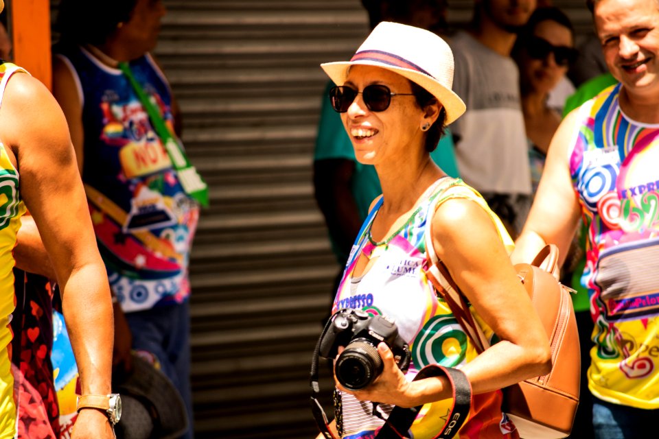 Prefeita Paula Mascarenhas prestigia Carnaval de rua do Bloco Expresso 620 com a Rádio Pelotense - Foto Michel Corvello