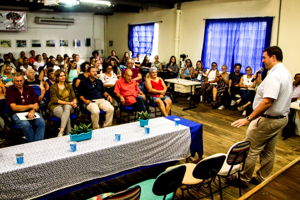 04.02.2020 - Prefeita Paula Mascarenhas participa da palestra do diretor de programas da New Health Foundation, Zacarias Rodriguez - Foto: Gustavo Vara