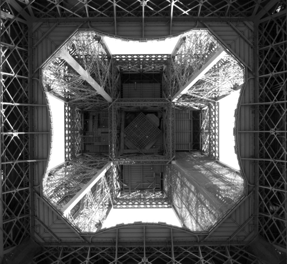 EIFFEL1