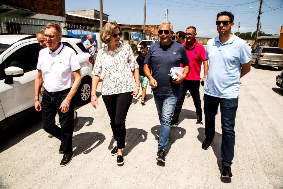 24.01.2020 - Rua do Loteamento 4 de Agosto recebe tratamento asfáltico - Foto: Gustavo Vara