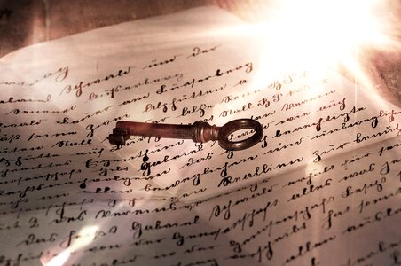 Font antique key