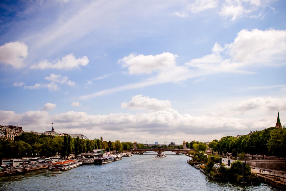 Boat eiffel tower bridge photo