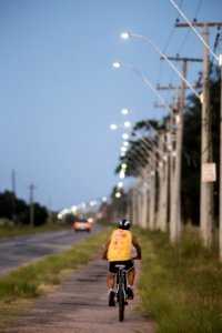 19.12.2019 - Prefeita Paula Mascarenhas e o vice Idemar Barz realizam caminhada de entrega da iluminação em LED da avenida Adolfo Fetter - Foto: Gustavo Vara