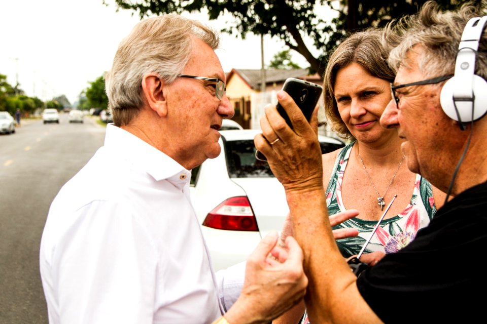 26.12.2019 - Prefeita Paula Mascarenhas e o vice Idemar Barz realizam a caminhada de entrega da requalificação asfáltica da rua Clio Fiori Druck - Foto: Gustavo Vara